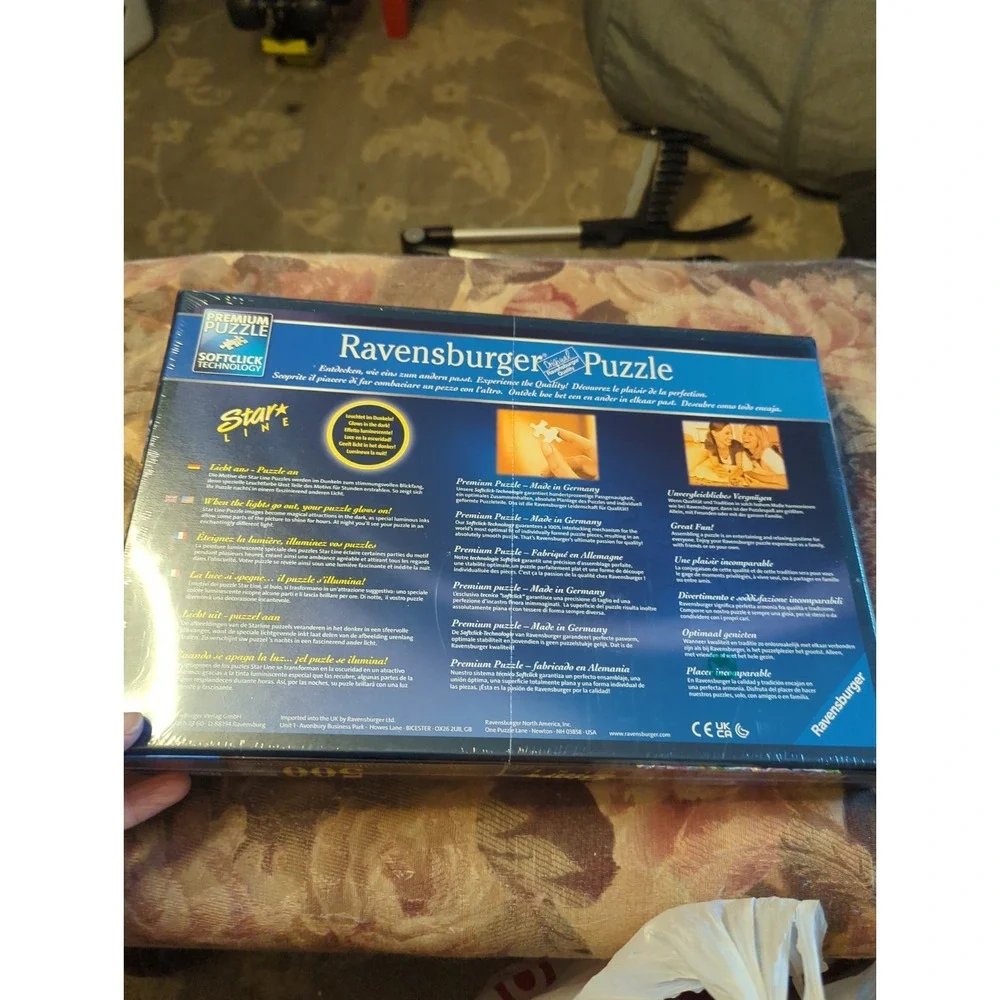 Ravensburger Puzzle 500 Piece Star Line Glows in the Dark Ocean Fish Dolphin New